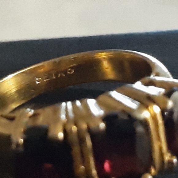 Seta Ruby Ring - Picture 2 of 5